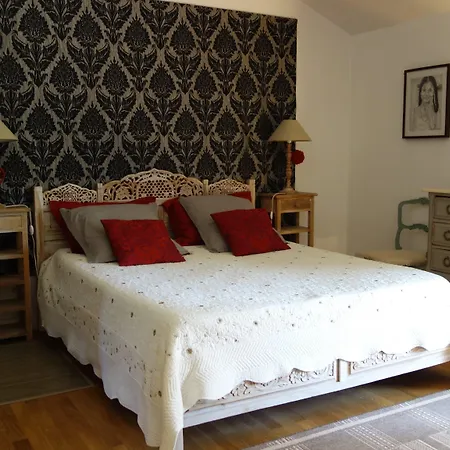 D'acanthe 3* Montfaucon (Gard)